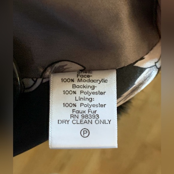 DENNIS BASSO FULLY LINED BLACK FAUX FUR COAT - SZ LARGE - Picture 15 of 16